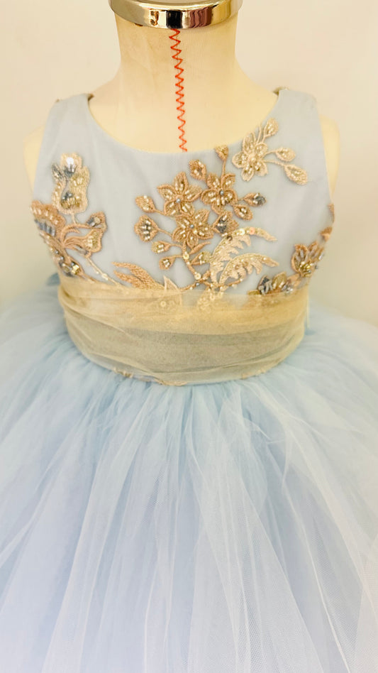 Vestido de fiesta para niña con detalles bordados , lentejuela y chaquiras