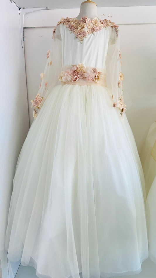 Vestido de Primera Comunión “Yassel” – Tul bordado con flores rosas, Manga Larga