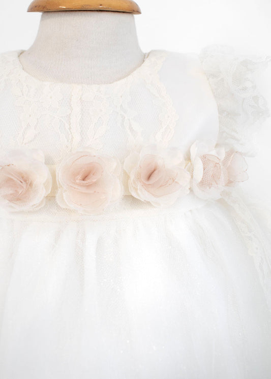 Ropón para Bautizo con capota , encaje y flores en la cintura. Lia - Ceremonias Anny