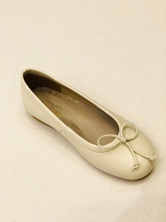 Zapato avena con moño sencillo - Ceremonias Anny
