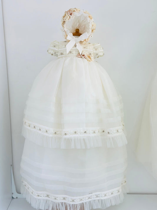 Ropón de Bautizo desmontable, Pedrería y Flores 3D. - Ceremonias Anny