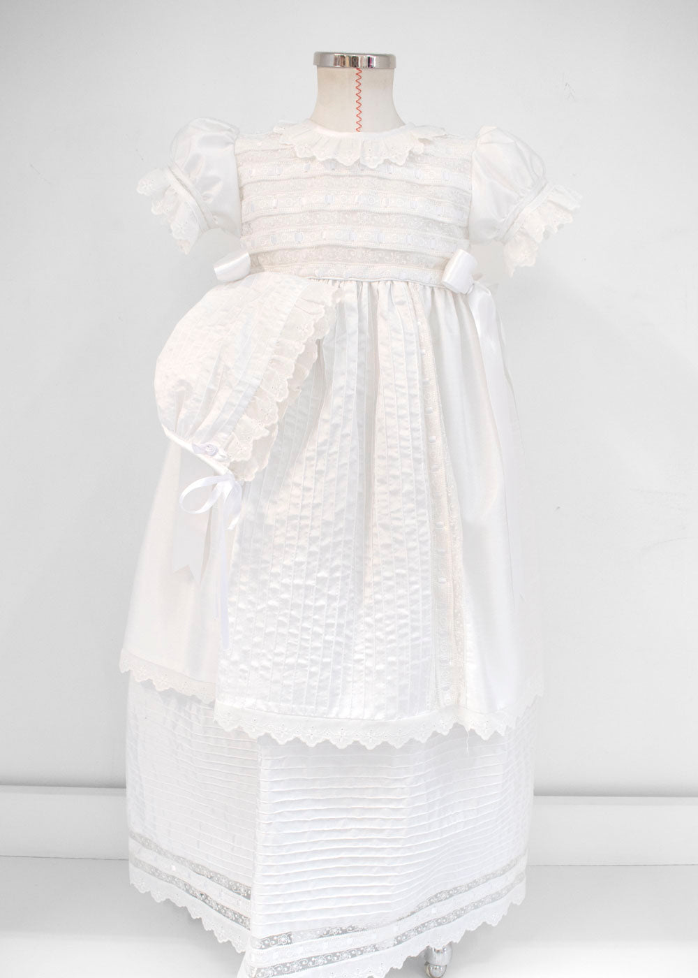 Ropón desmontable Aine - Ceremonias Anny