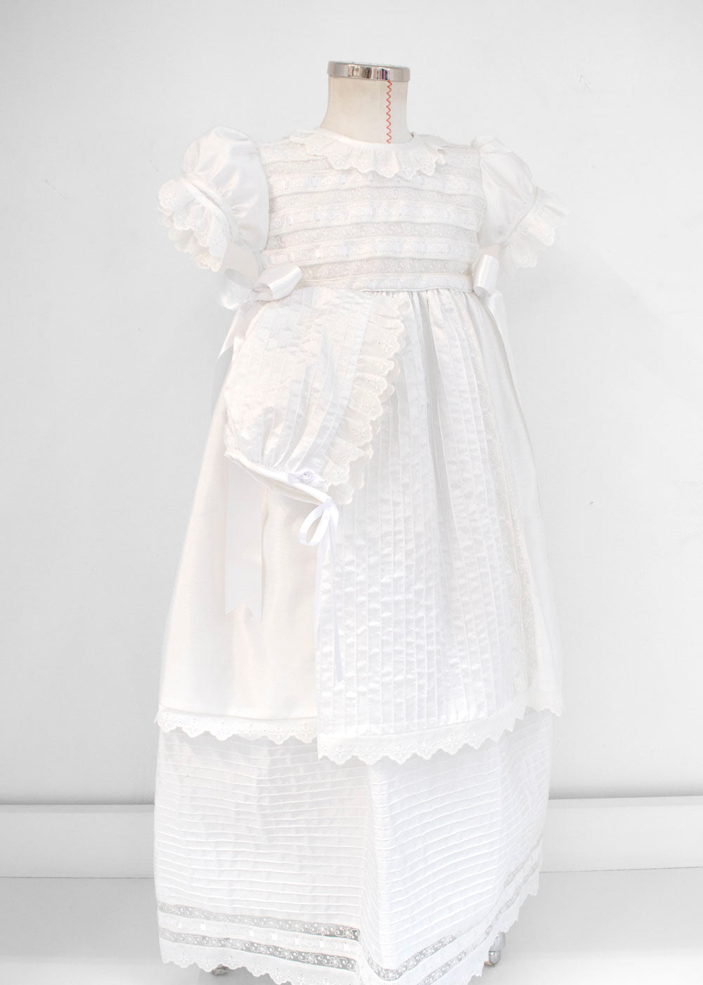 Ropón desmontable Aine - Ceremonias Anny