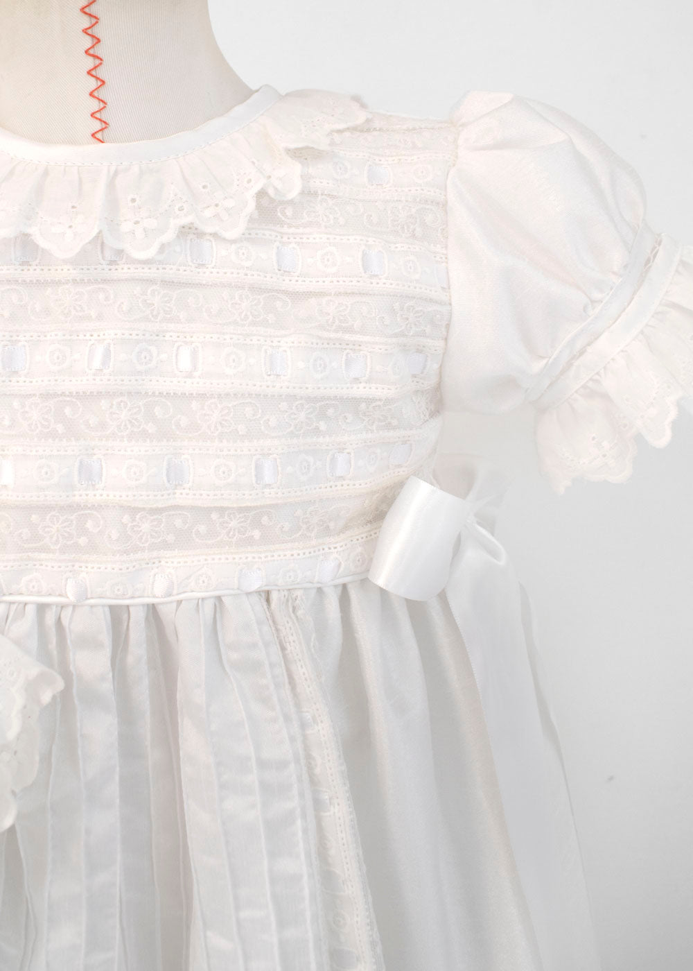 Ropón desmontable Aine - Ceremonias Anny