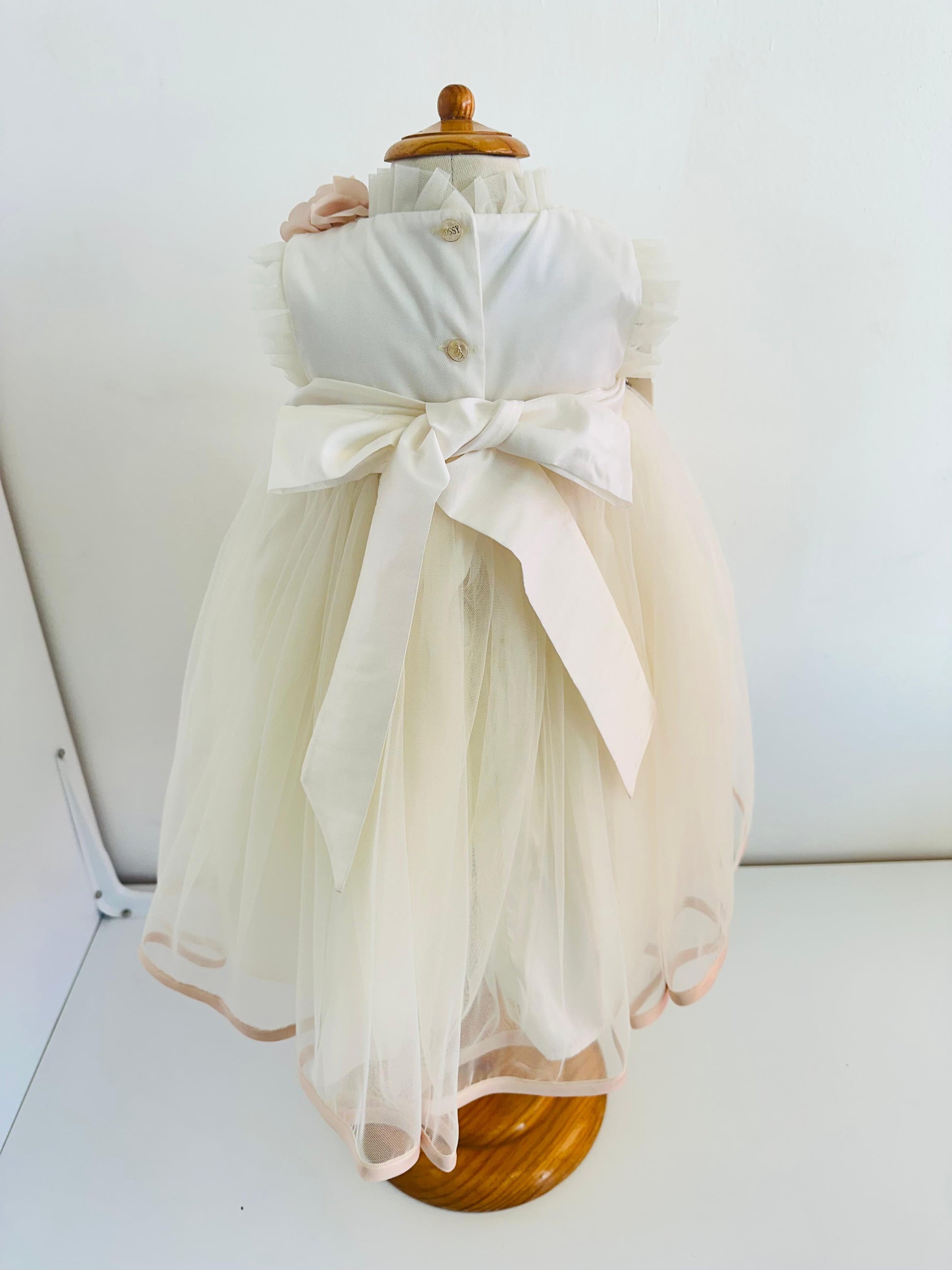 Vestido de bautizo con bordado artesanal - Ceremonias Anny