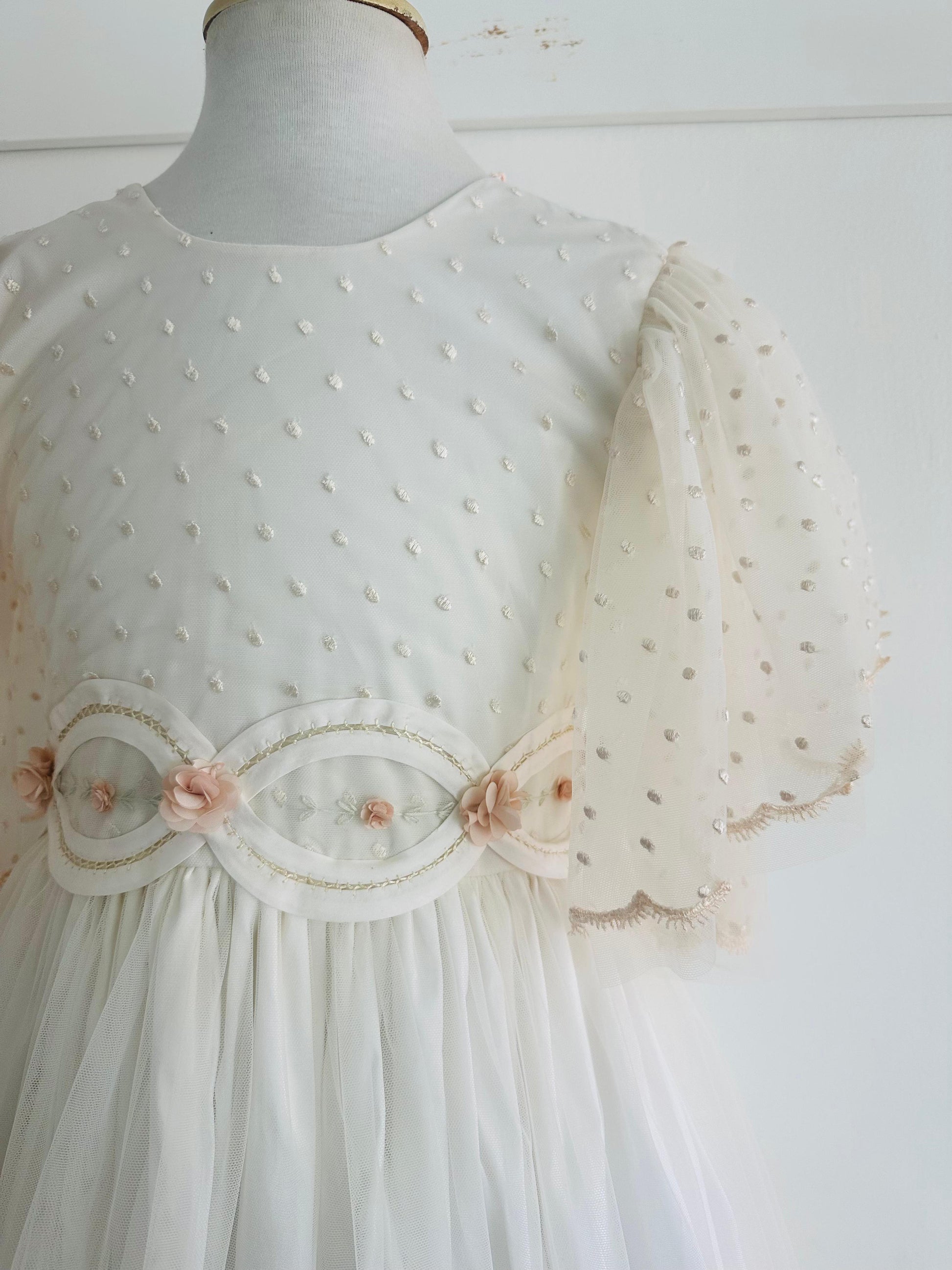 Vestido de Comunión Elegante con Olanes en Mangas - estilo Ginny - Ceremonias Anny