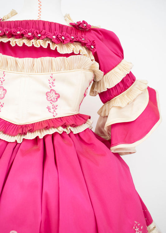 Vestido diseño español antiguo de seda