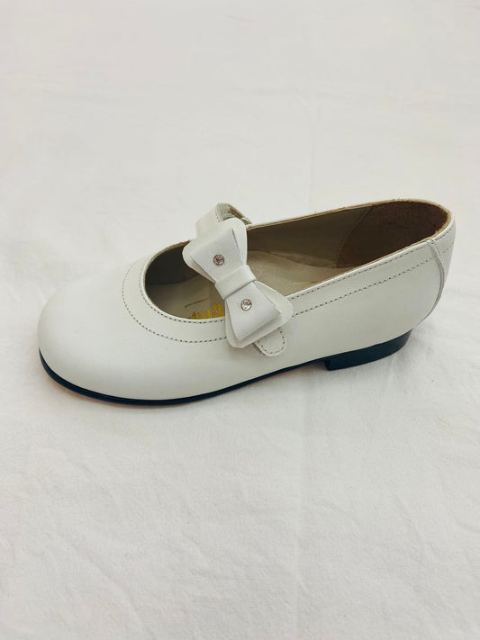 Zapato con aplicaciones en moño