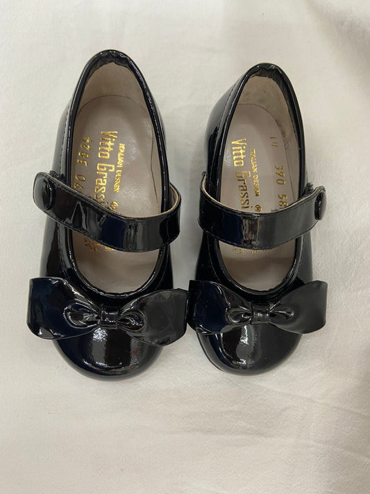 Zapato con moño en frente