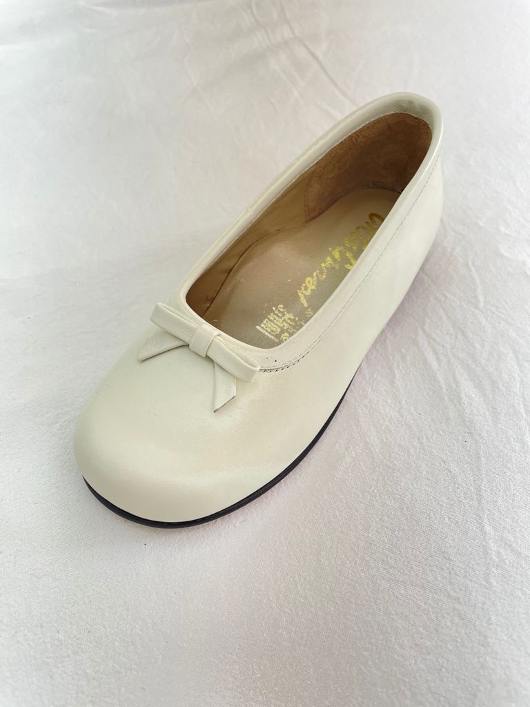 Zapato avena con moñito - Ceremonias Anny