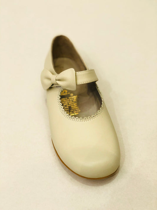 Zapato avena con moño - Ceremonias Anny