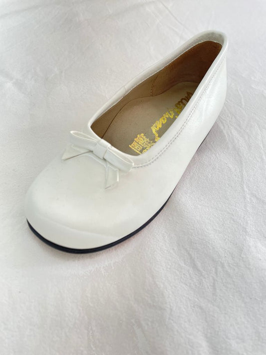 Zapato blanco con moñito - Ceremonias Anny