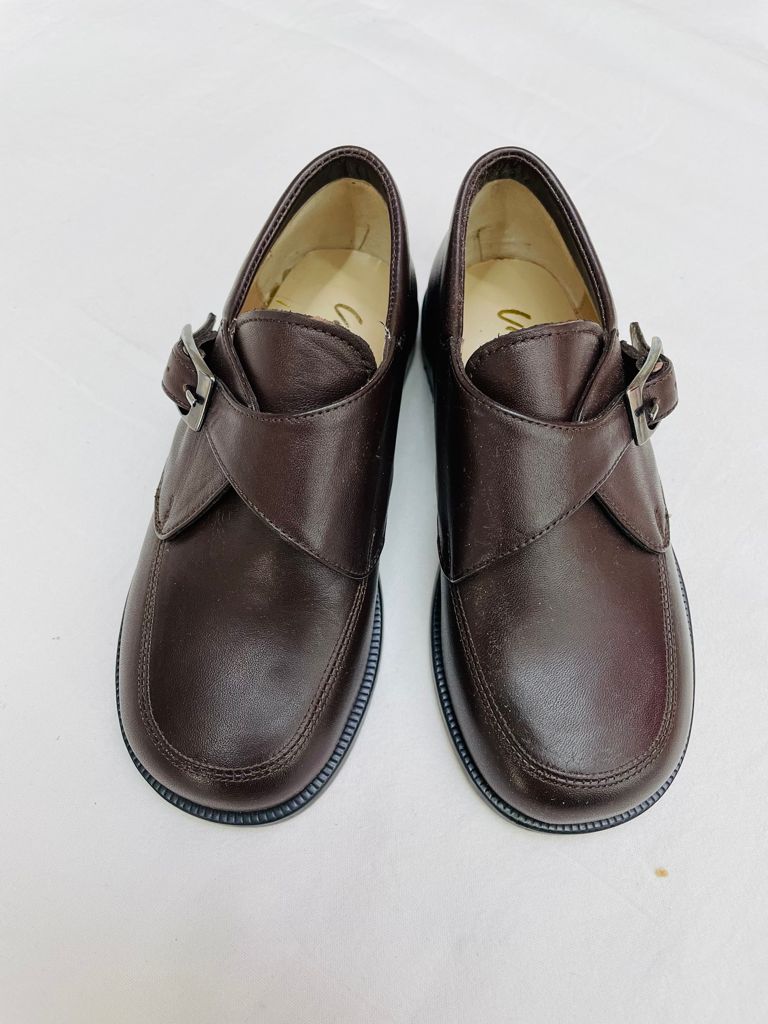 Zapato con hebilla café 046 - Ceremonias Anny